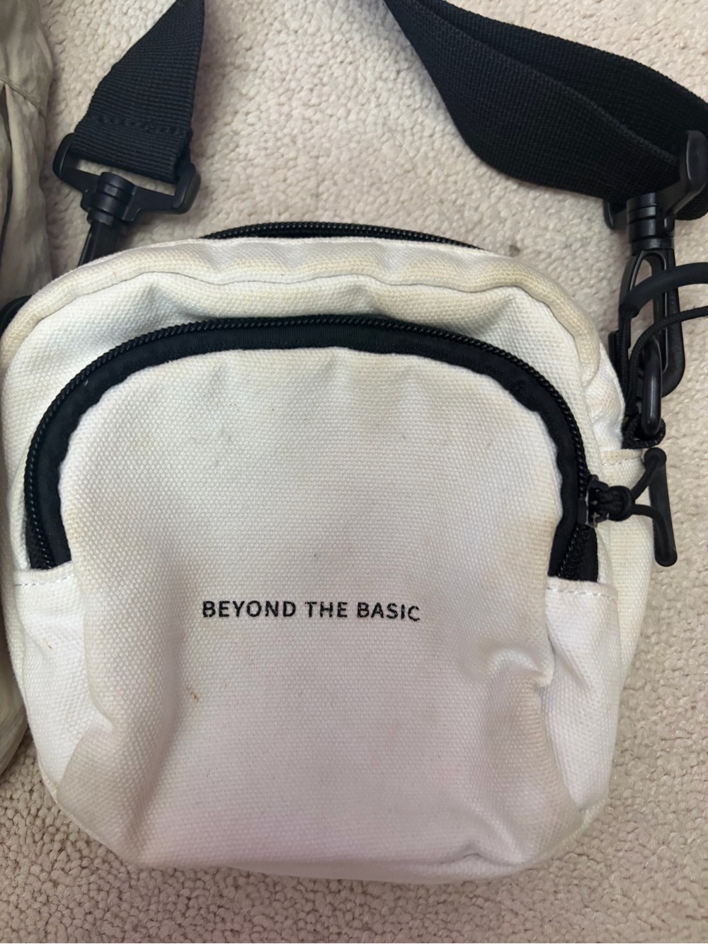 2 White Crossbody Bags - Picture 2 of 7